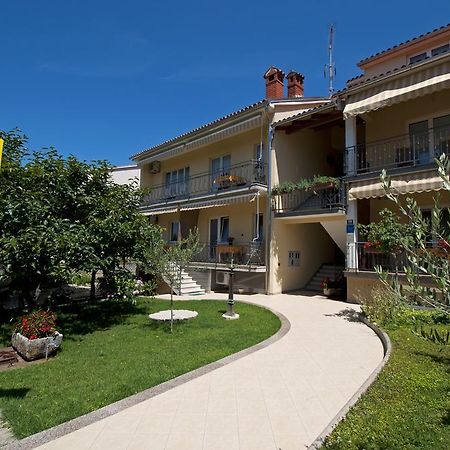 Apartments Maria Poreč Exterior foto