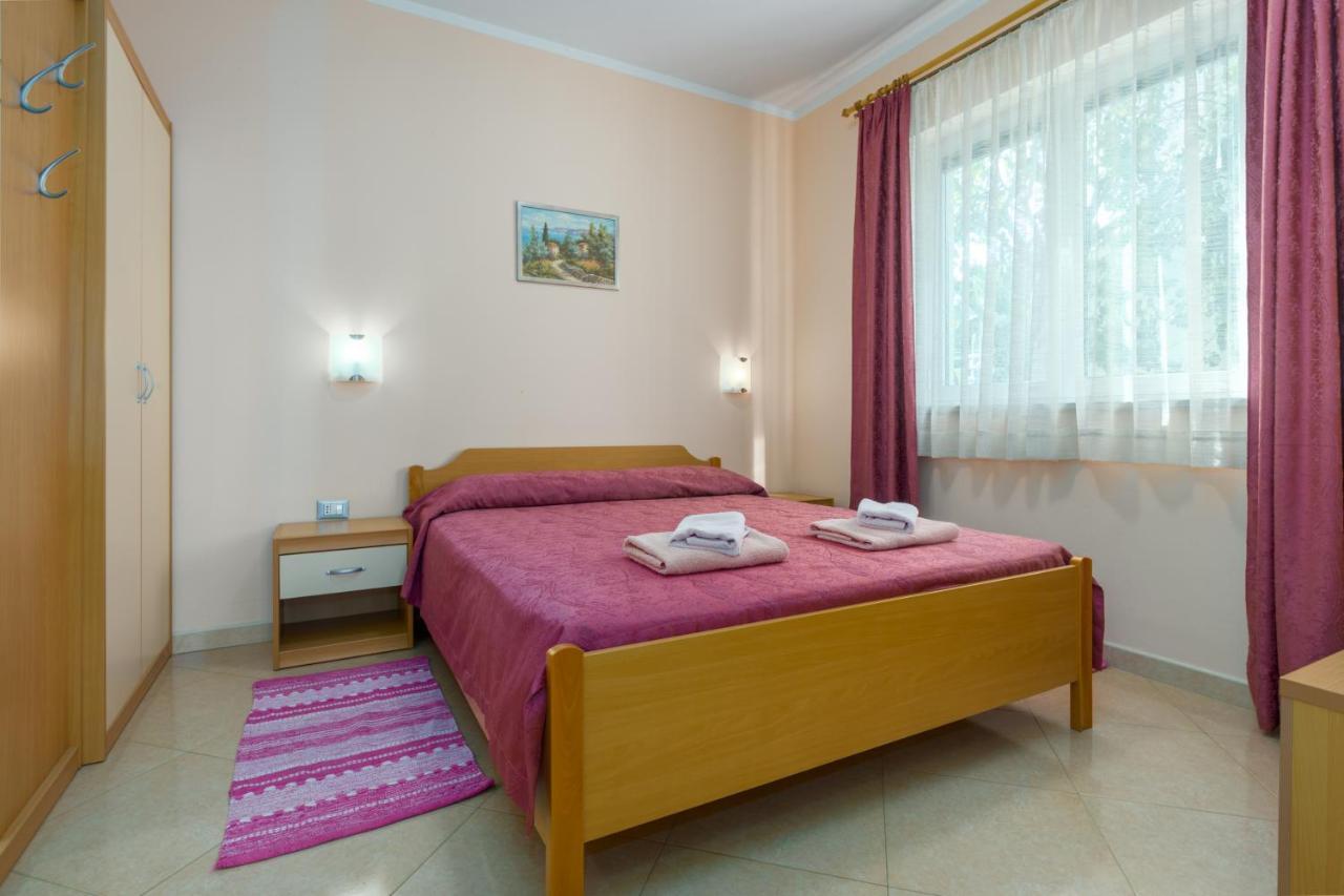 Apartments Maria Poreč Exterior foto