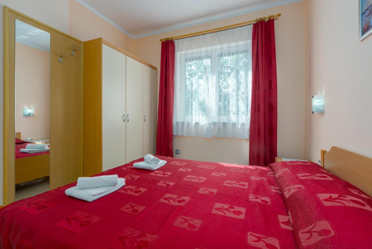 Apartments Maria Poreč Exterior foto